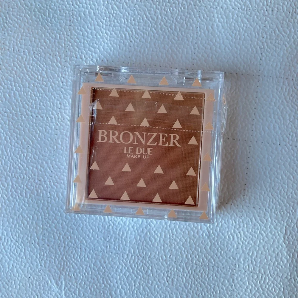 Bronzer Makeup Bronzing Powder - Honey Golden NWT